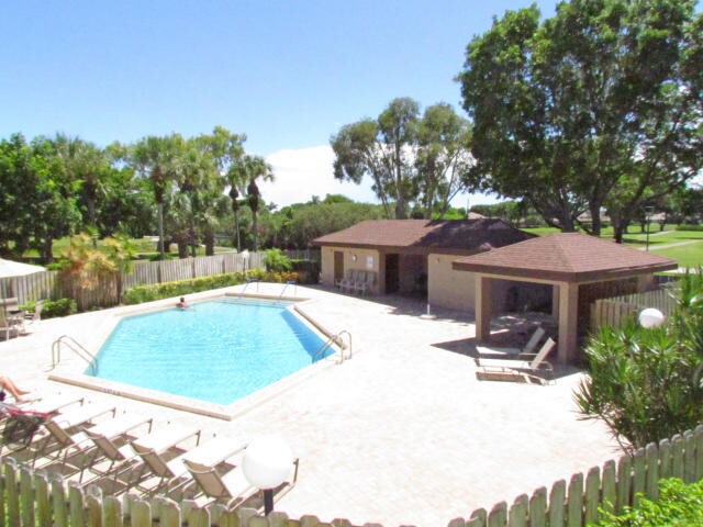 Building Photo - 4770 Fountains Dr S