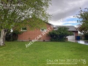 Building Photo - 1537 Shepard Pl