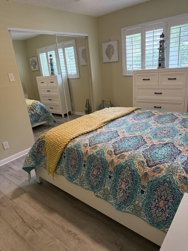 Building Photo - 207 Tropic Isle Dr