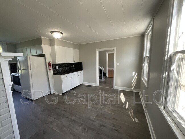 Foto del edificio - 12986 Main St