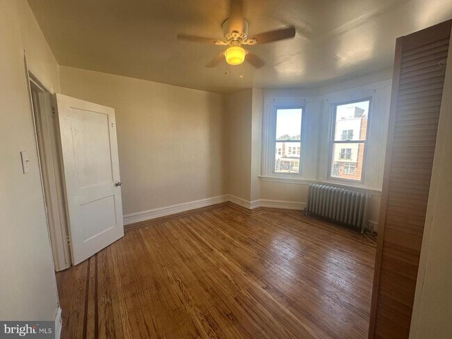 Building Photo - 5628 Warrington Ave