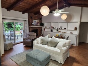 Building Photo - 817 Huntington Rd