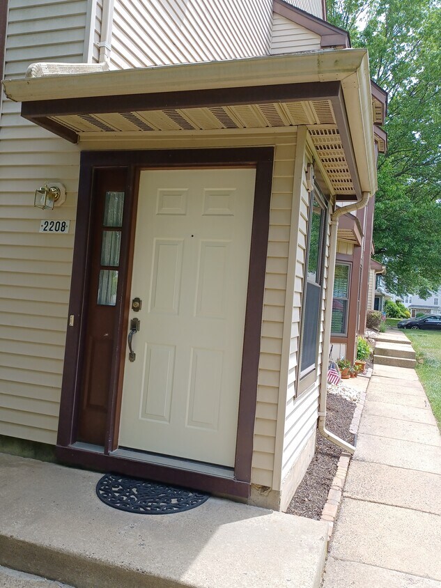 Private entrance - 2208 Clark Ct