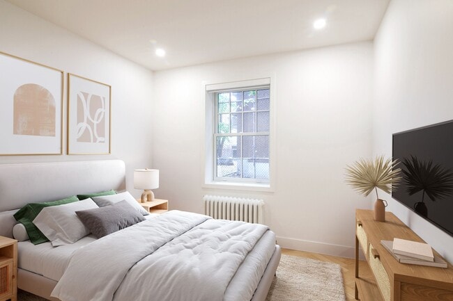 Building Photo - 266 Av. Lansdowne