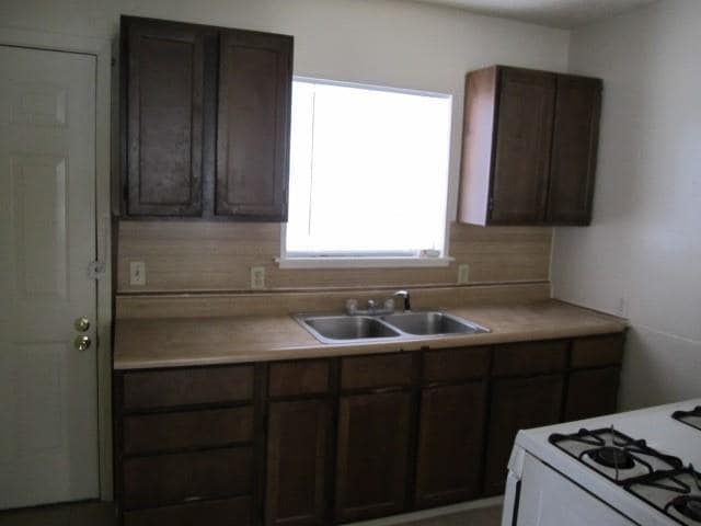 Building Photo - 1212 Ewing Dr