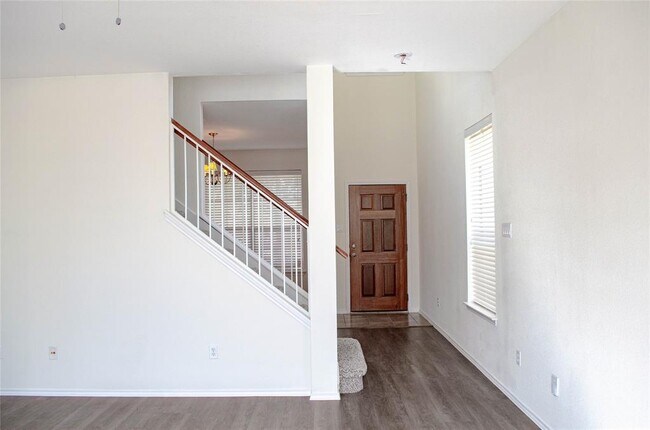 Foto del edificio - 14213 Willow Tank Dr