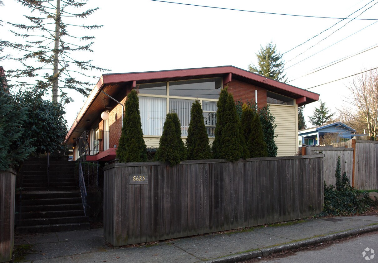 8673 20th Ave NE, Seattle, WA 98115 8673 20th Ave NE Seattle, WA
