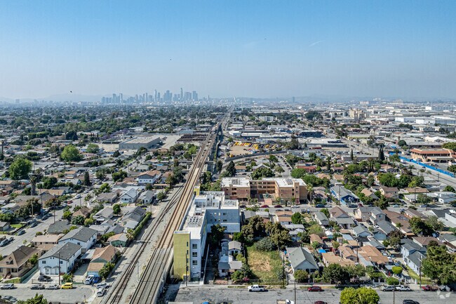 Building Photo - Aster Apartments