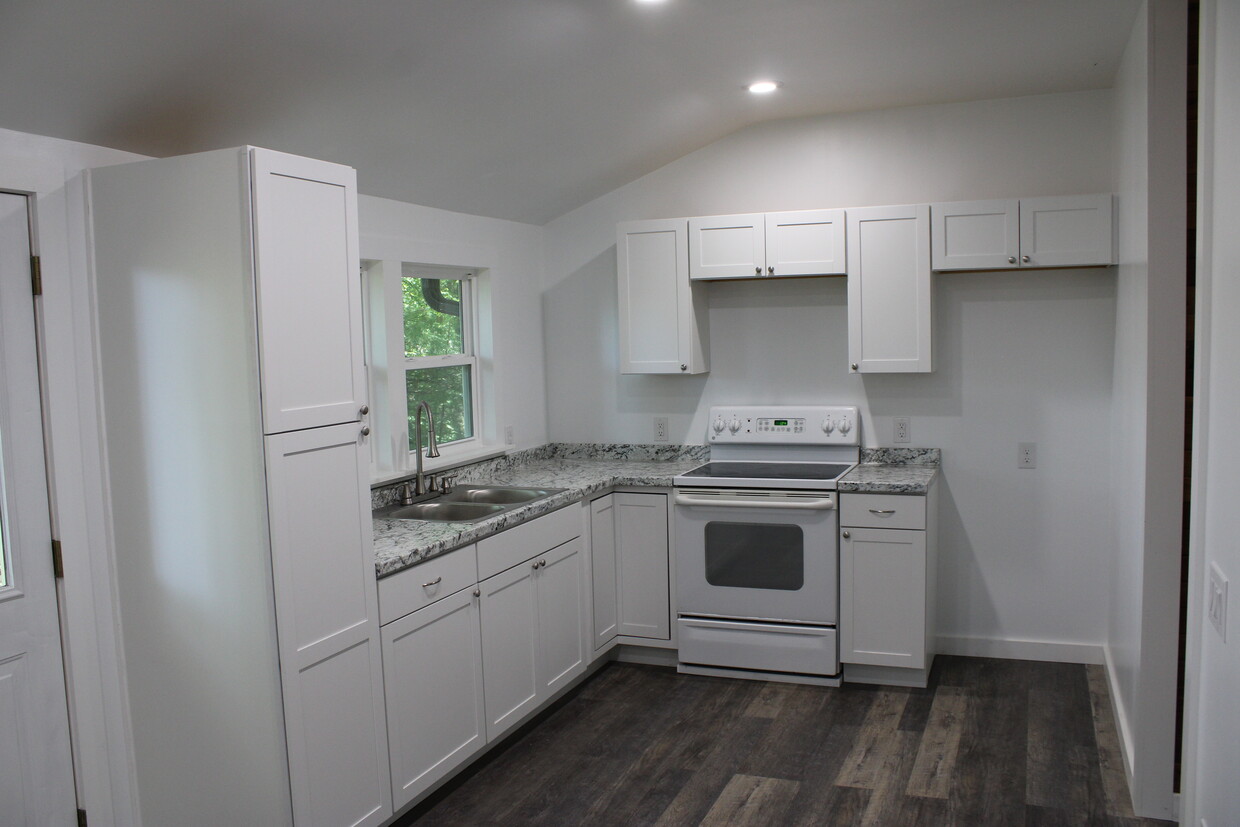 Primary Photo - 254 Cottage Row