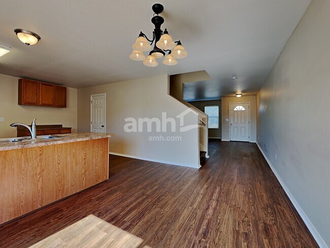 Foto del edificio - 2136 Summit Way