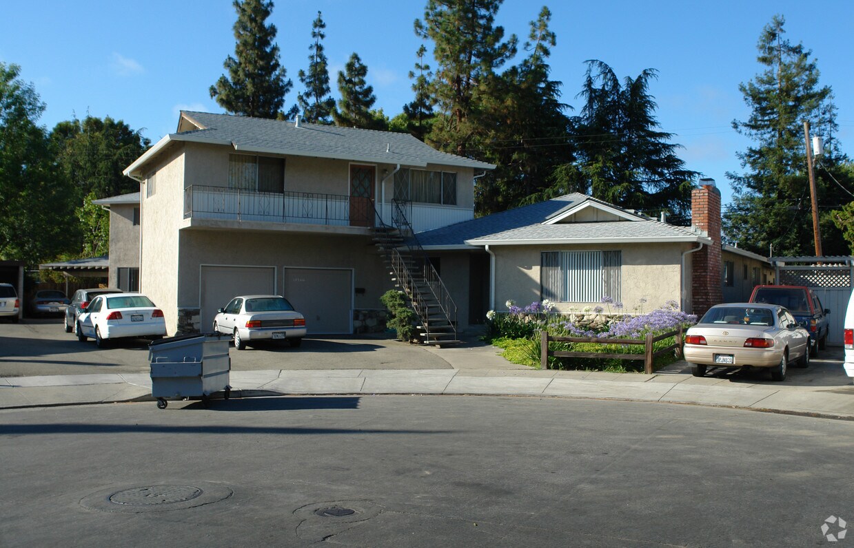Foto del edificio - 10366 Greenwood Ct