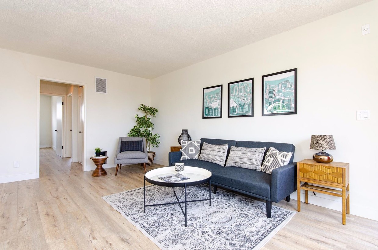 Foto principal - 4575 W Maplewood Ave