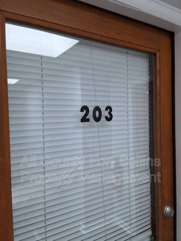 Foto del edificio - 348 N Jefferson Ave
