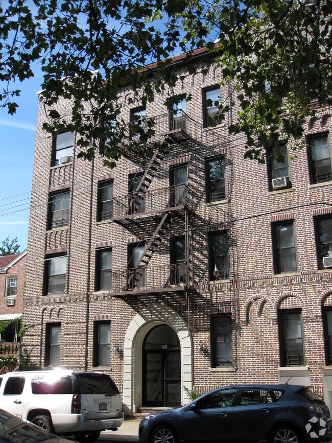 Building Photo - 151 89th St