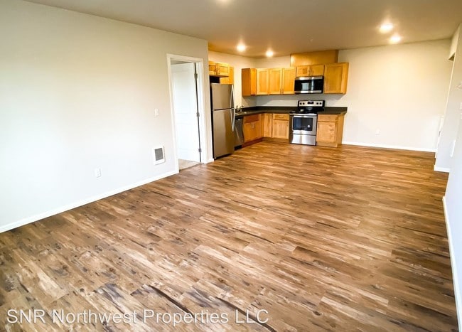 Building Photo - 2 br, 2 bath Apartment - 1402 E 69th st