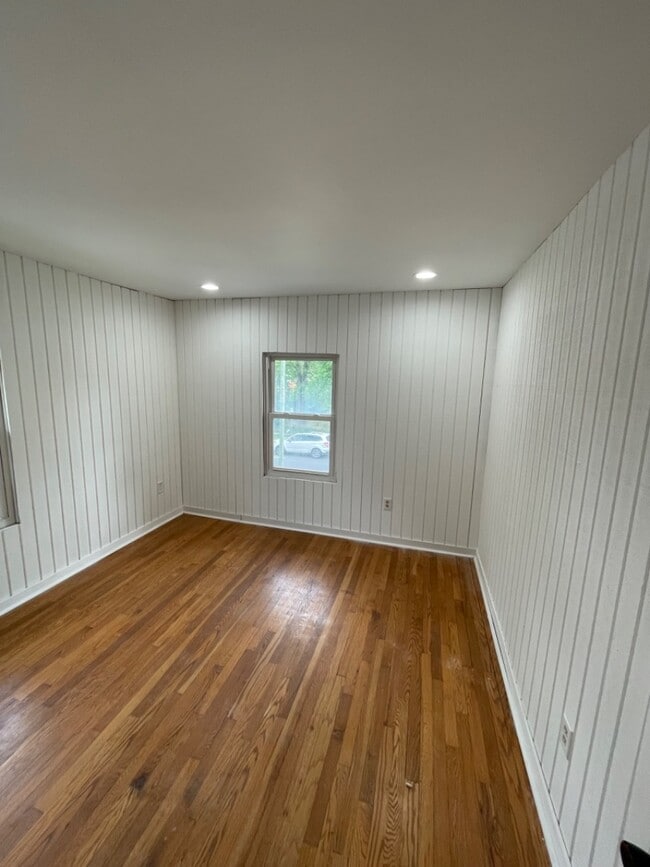 Building Photo - 1710 State St