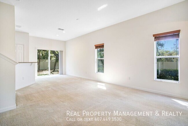 Building Photo - 3 BR / 2.5 BA Townhouse In Devon Place
