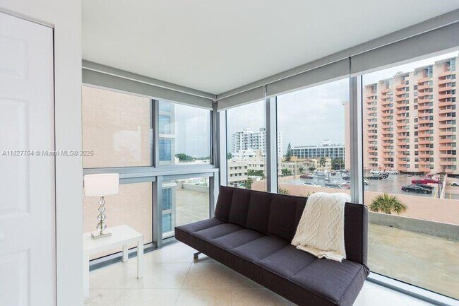 Foto del edificio - 2655 Collins Ave