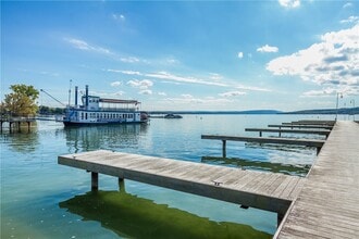 Building Photo - 205 Lakeshore Dr