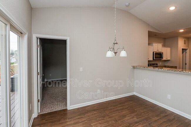 Foto del edificio - 6221 Purbeck Way