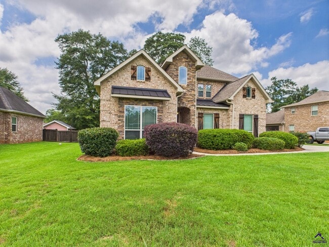 Building Photo - 205 Pebble Stone Pl