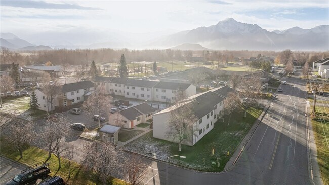 Foto del edificio - 424 E Dogwood Ave