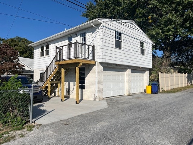 Building Photo - 216 Redwood St