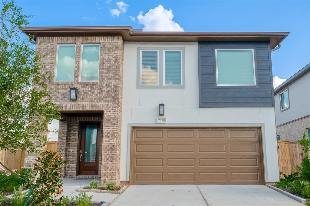Primary Photo - 21607 Lampeter River Ln