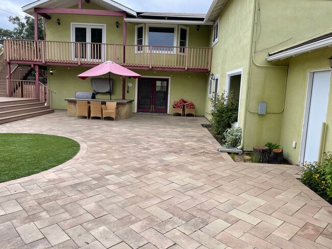 Foto del edificio - Spacious 4 Bedroom 4 Bath Ojai Home