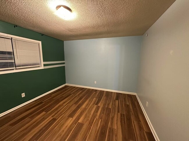 Foto del edificio - 2948 N Dekalb Dr