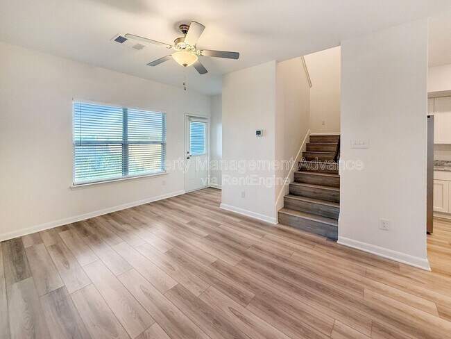 Building Photo - 303 Stone Ct
