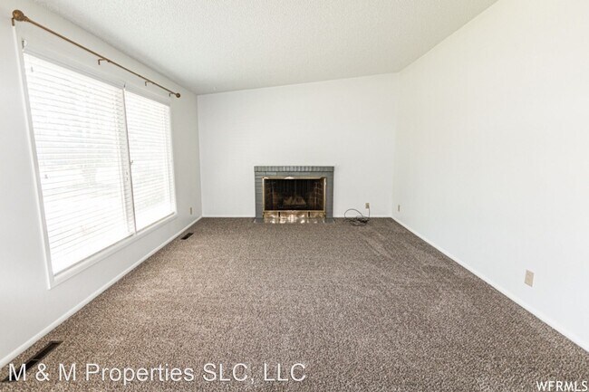 Building Photo - 3 br, 2 bath House - 1383 E Greenfield Ave