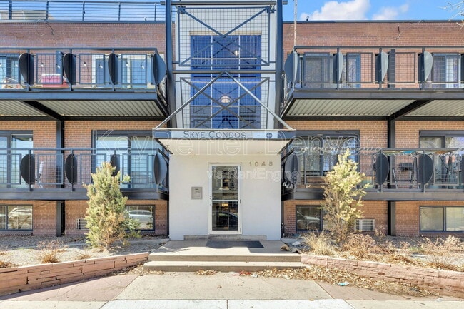 Photo - 1045 N Clarkson St Apartment