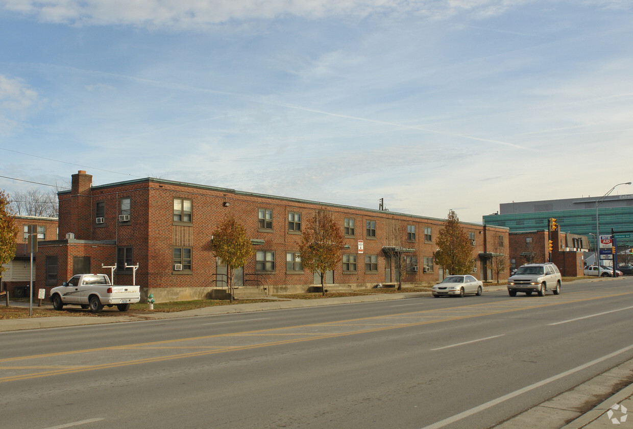 Primary Photo - Washington Square Apartments