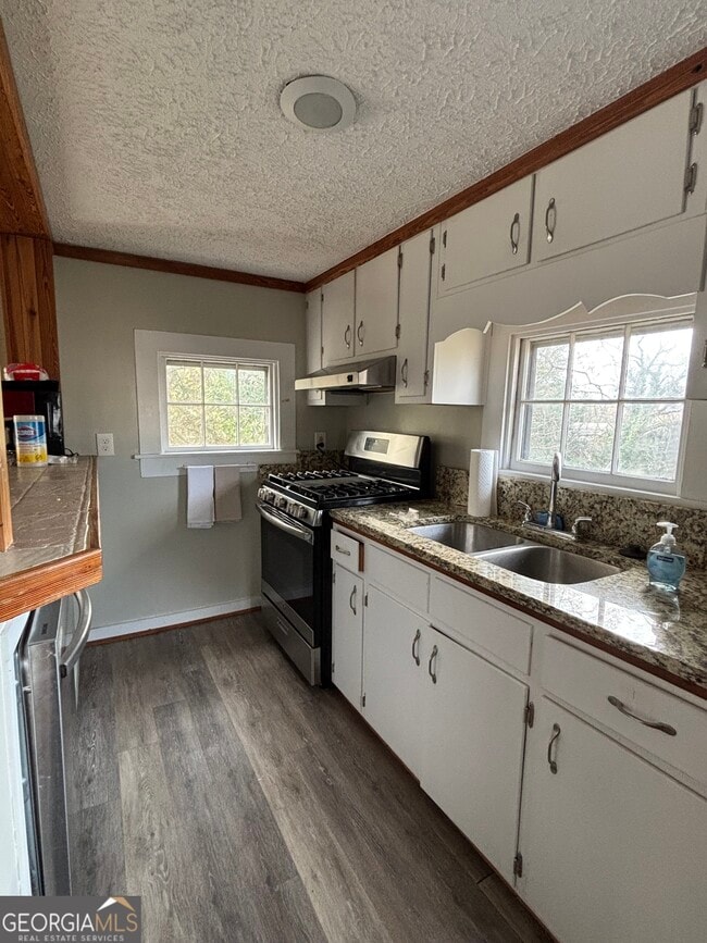 Building Photo - 332 Carr St