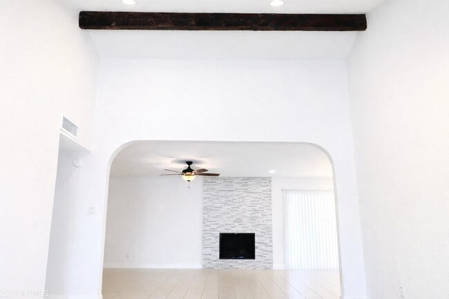 Foto del edificio - 8832 E Lupine Ave