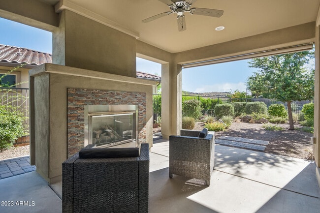 Building Photo - 29098 N Sorrento Dr