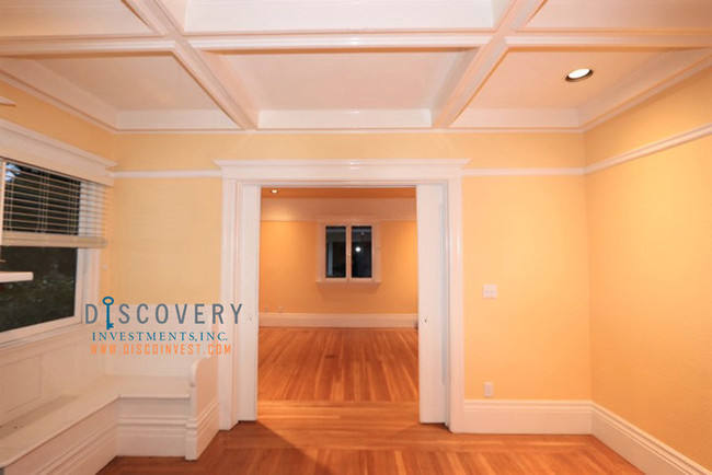 Building Photo - 3006 Benvenue Ave