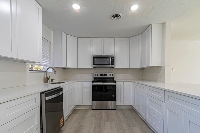 Building Photo - 118 Milliken Dr