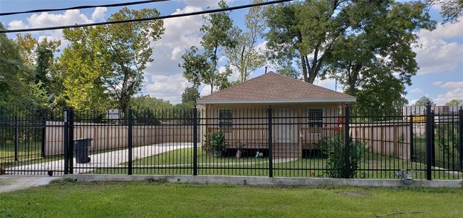 Building Photo - 3507 E Lockwood Dr