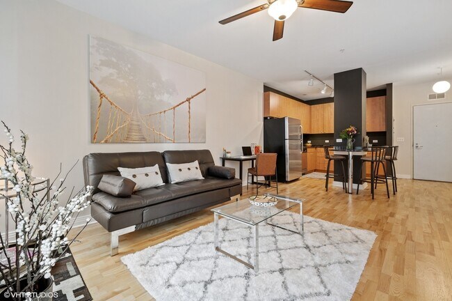 Foto del edificio - 565 W Quincy St