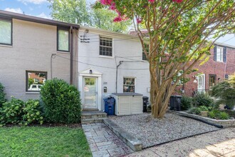 Building Photo - 231 Burgess Ave
