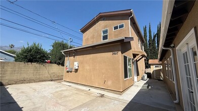 Building Photo - 3657 Mountain View Ave