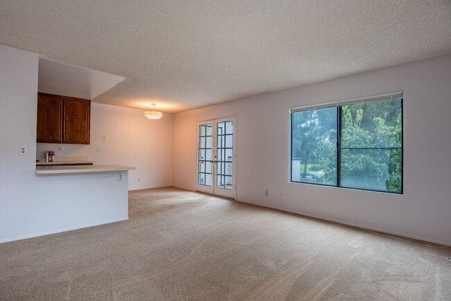 Building Photo - 2 Bedroom 2 Bathroom Condo Available For Rent In Collwood Meadows!