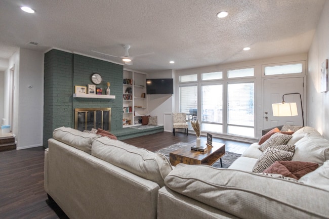 Building Photo - 6710 La Costa Dr