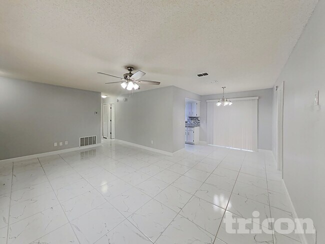 Foto del edificio - 2550 Mill Run Blvd