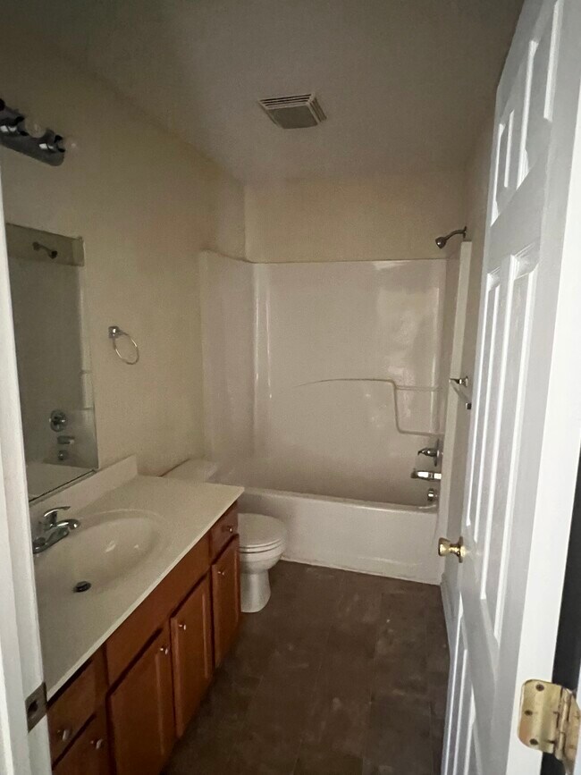 Baño completo - 1378 Crescent Dr