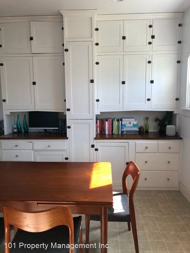 Building Photo - 1 br, 1 bath House - 116 W 1st St Unit B