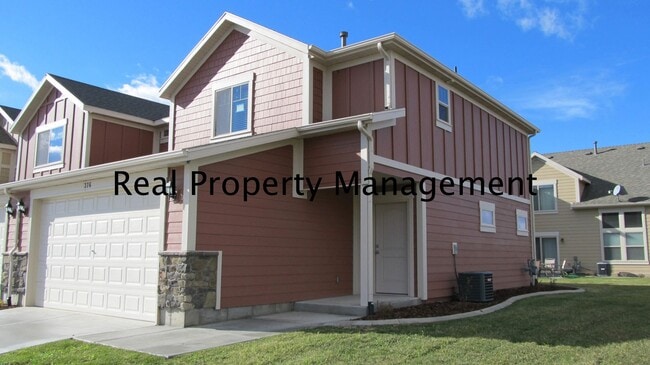 Building Photo - A Fantastic 3 bedroom, 2.5 bath Town Home ...