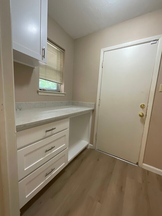 Foto del edificio - 816 Tanglewood Ln